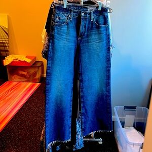 New without tags AG Saige wide leg Jeans 27